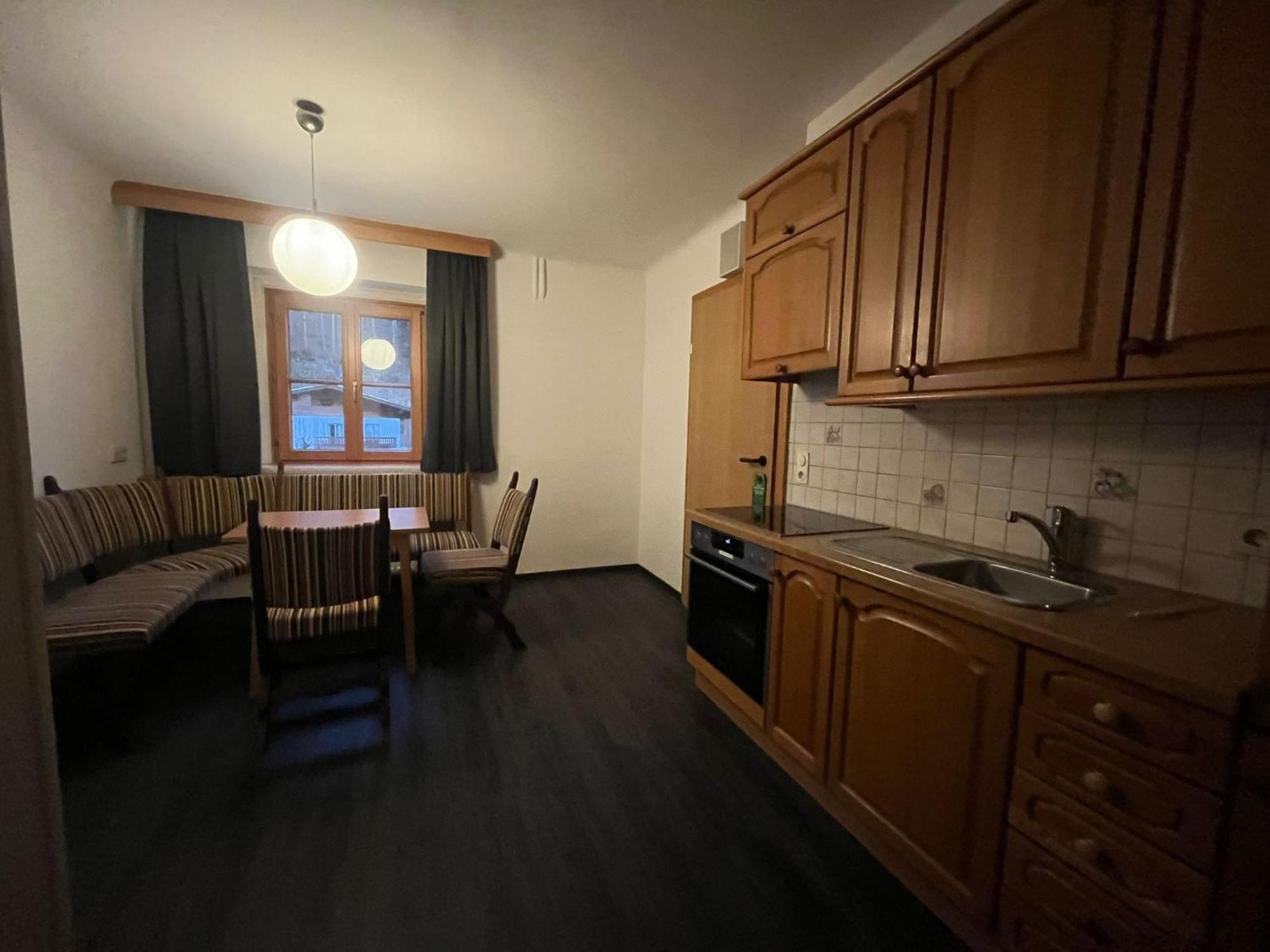 Twenty Seven City Hotel 젤암제 외부 사진