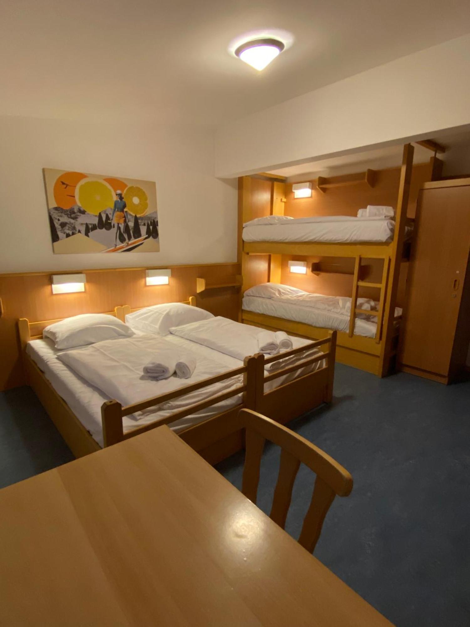 Twenty Seven City Hotel 젤암제 외부 사진