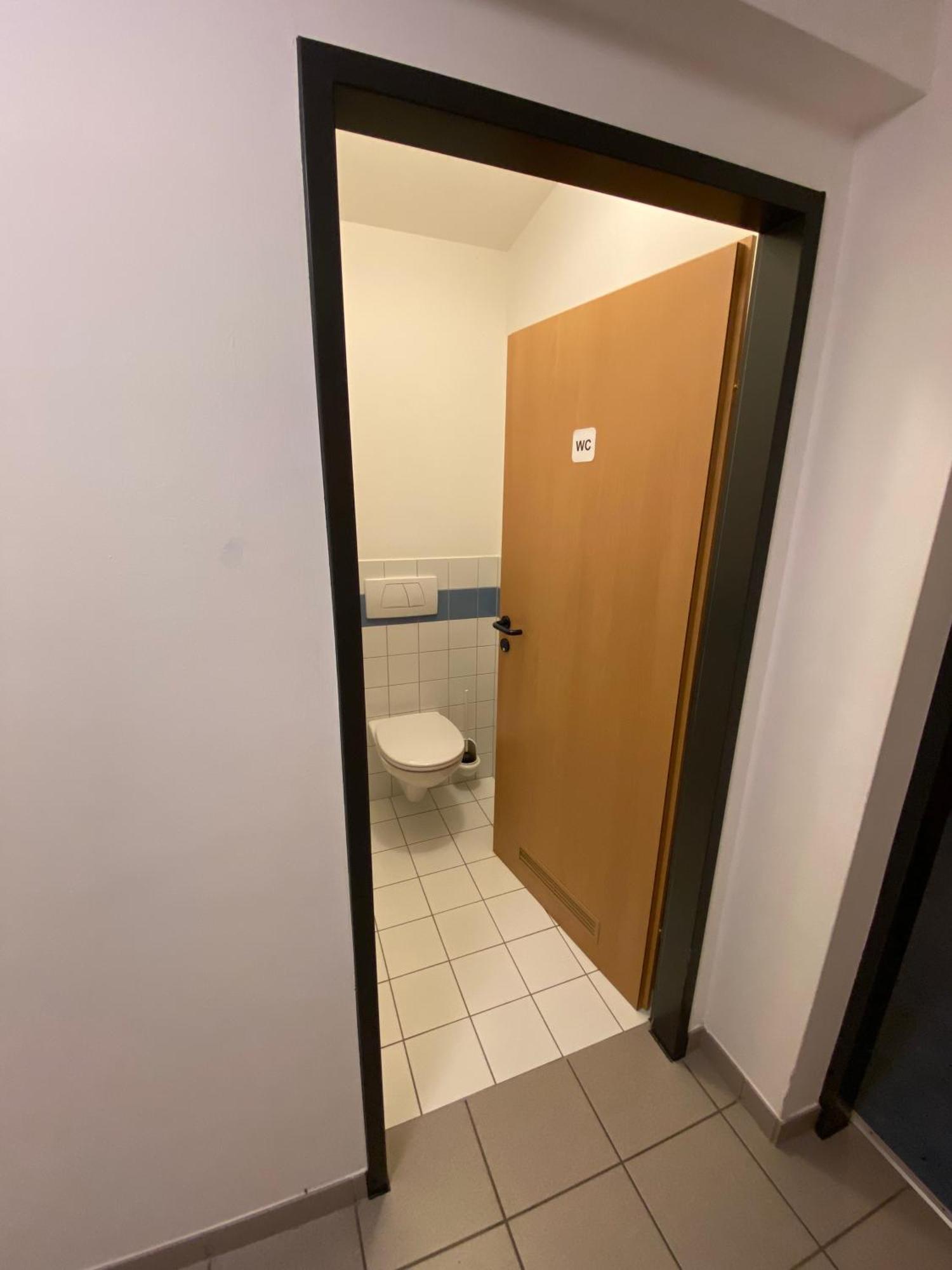 Twenty Seven City Hotel 젤암제 외부 사진