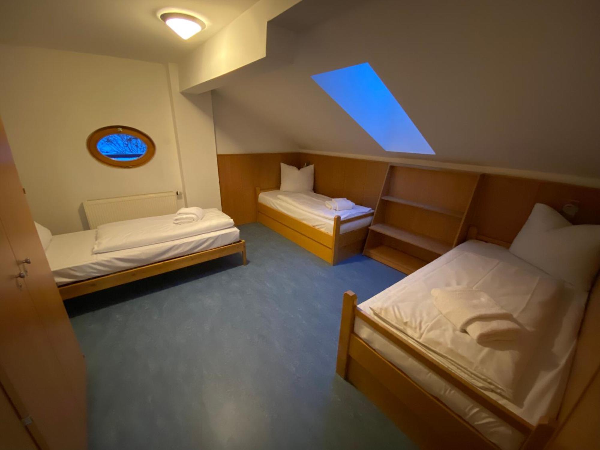Twenty Seven City Hotel 젤암제 외부 사진