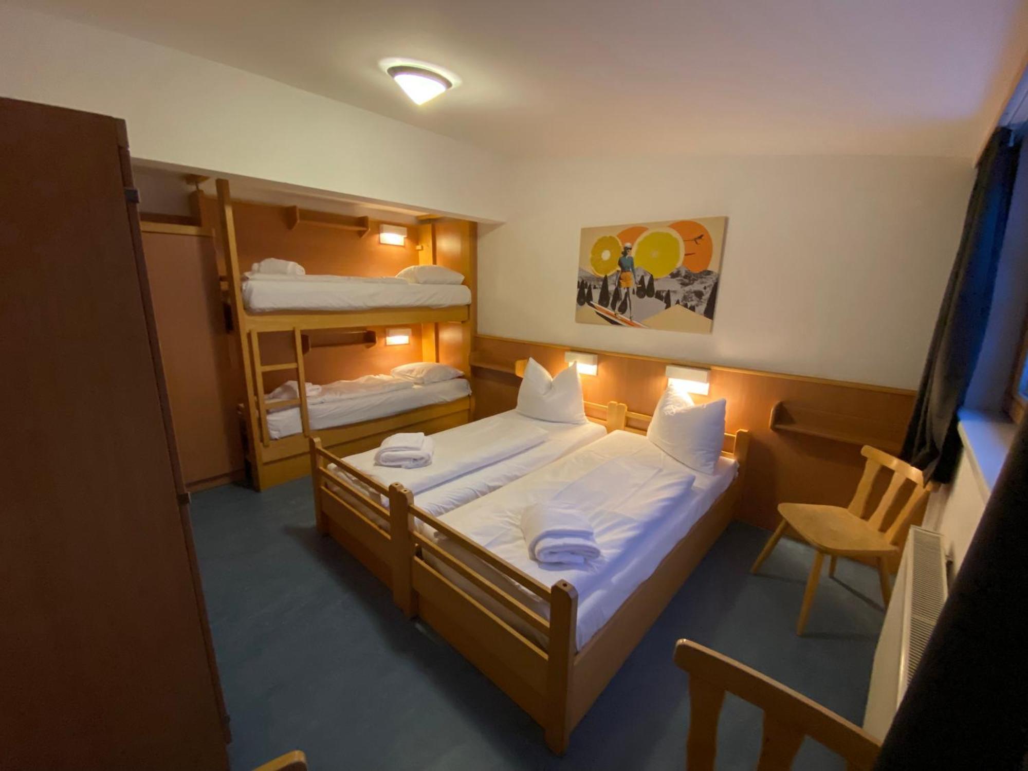 Twenty Seven City Hotel 젤암제 외부 사진