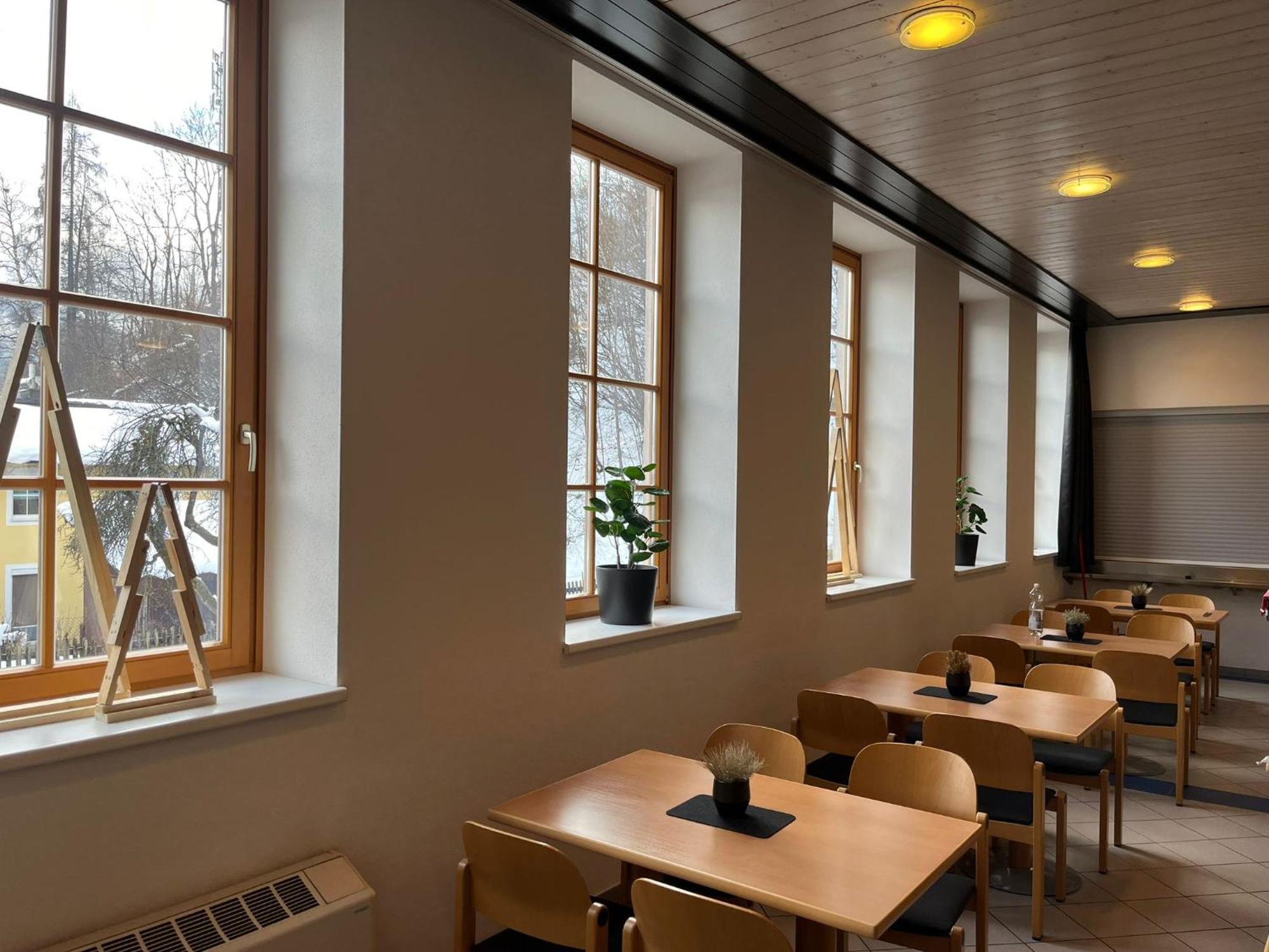 Twenty Seven City Hotel 젤암제 외부 사진